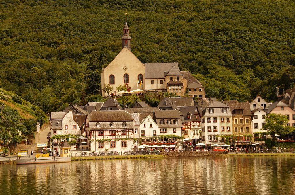 Zum Moselstrand Hotel